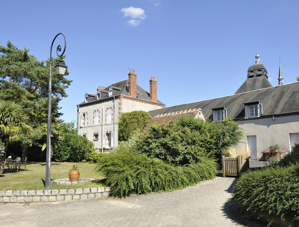 Logis Hotel Restaurant Du Labrador Saint-Benoît-sur-Loire Exteriér fotografie