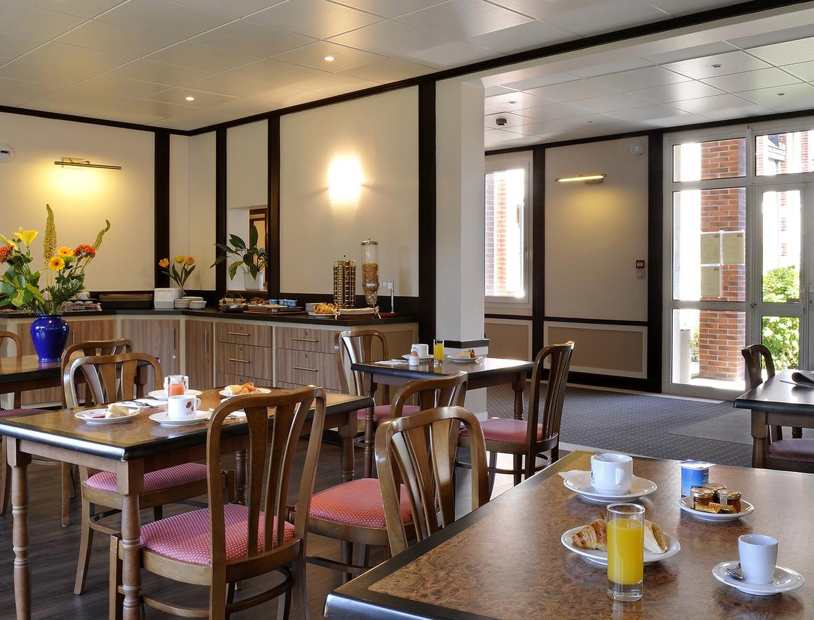 Logis Hotel Restaurant Du Labrador Saint-Benoît-sur-Loire Exteriér fotografie